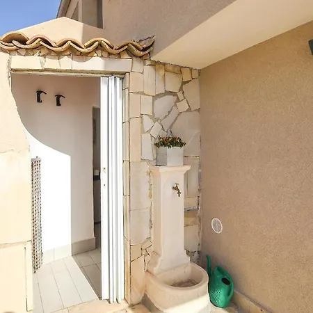 Beautiful In With House Sea View *